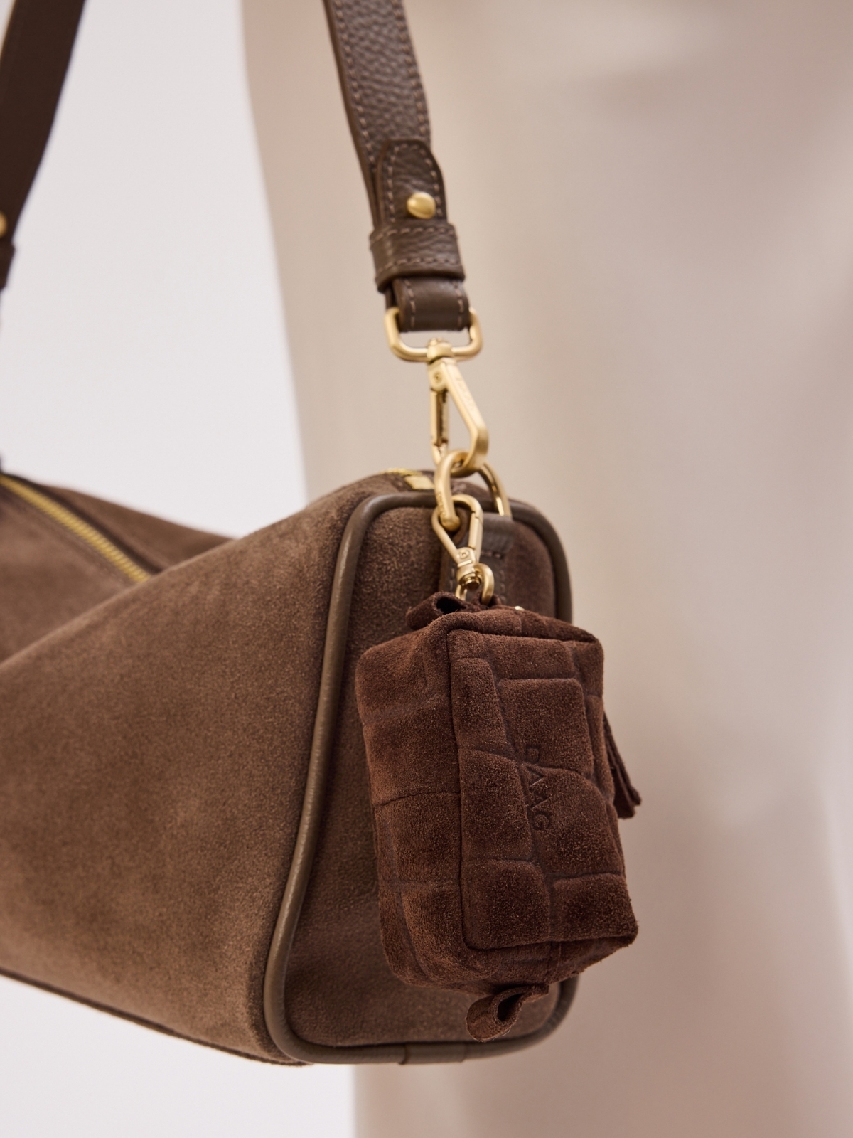 CINDY zamsz ciemny taupe skórzana torebka damska listonoszka.jpg