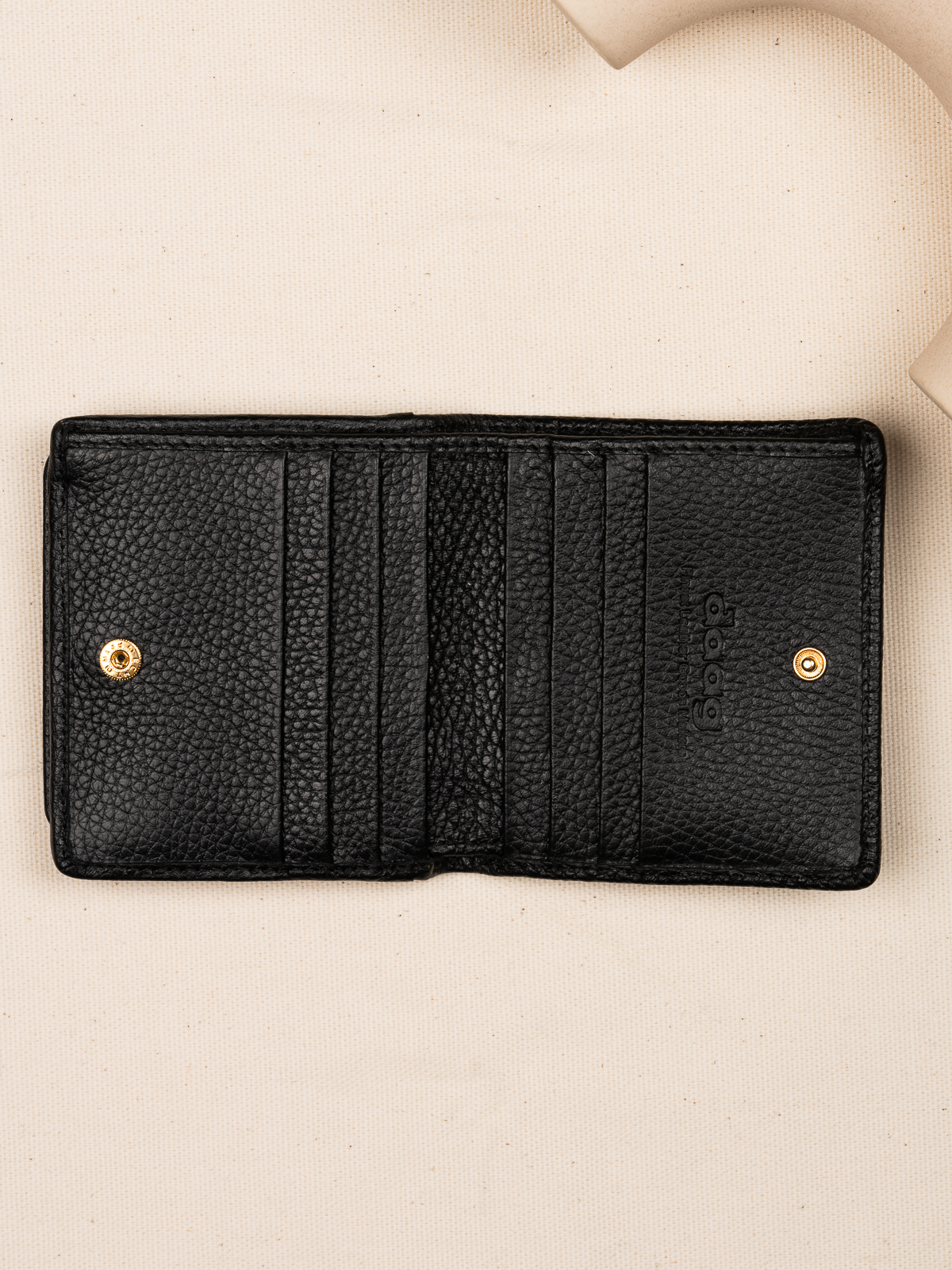 MARY czarny groszek skórzany portfel damski.jpg