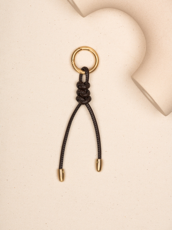 CHARMS troczek czekoladowy groszek breloczek skórzany lgs.jpg