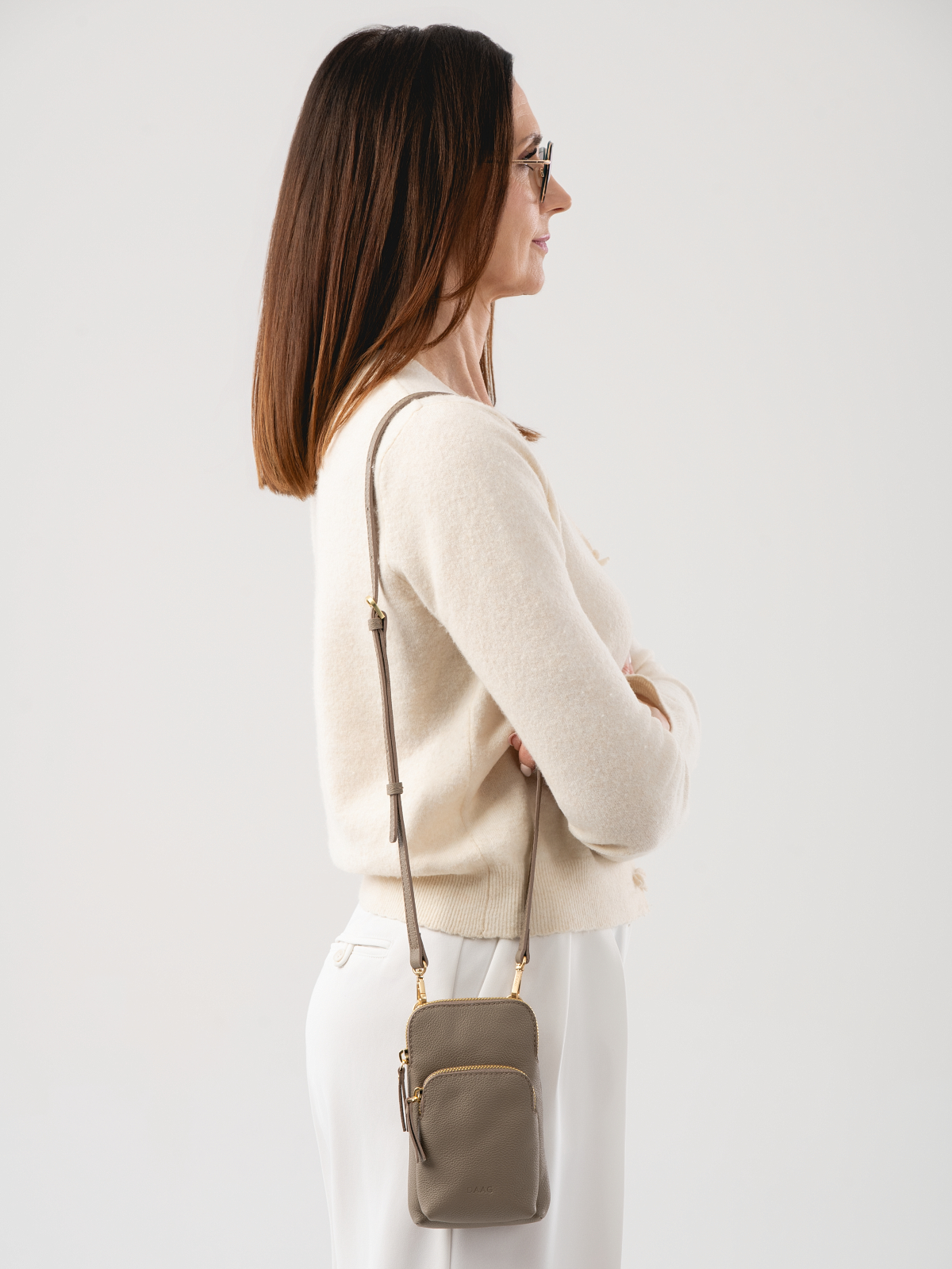 MILLIE taupe skórzana torebka na telefon torebeczka na telefon.jpg