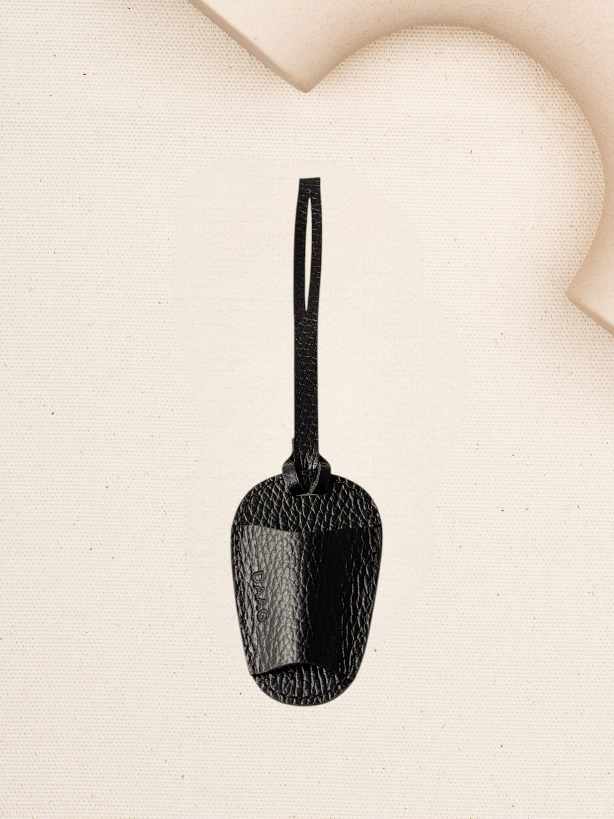 CHARMS zawieszka na okulary czarny groszek skórzany breloczek.jpg